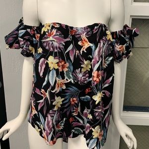 NWT: Gypsies & Moondust off the shoulder top